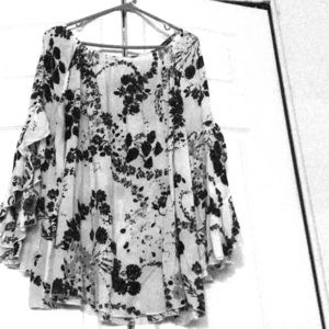 Beautiful dress top for casual or dress